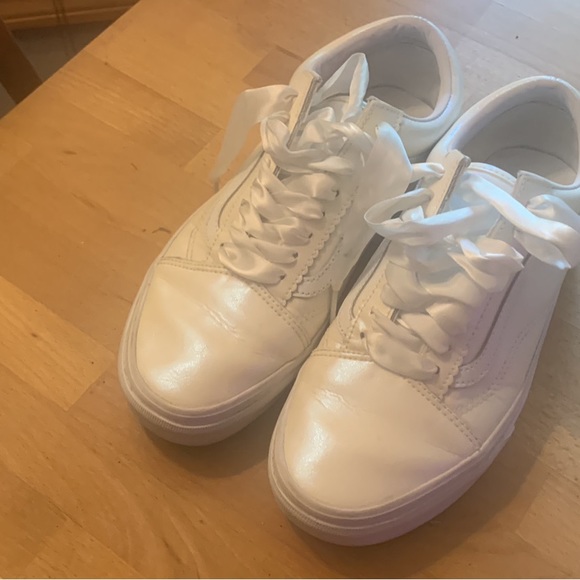 Opalescent White Vans - Picture 1 of 4